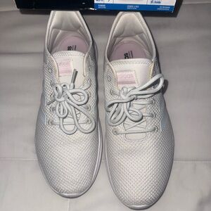 Adidas Women's Light Gray Sneakers